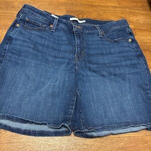 Women’s Levi’s Blue Denim Shorts Size 16W